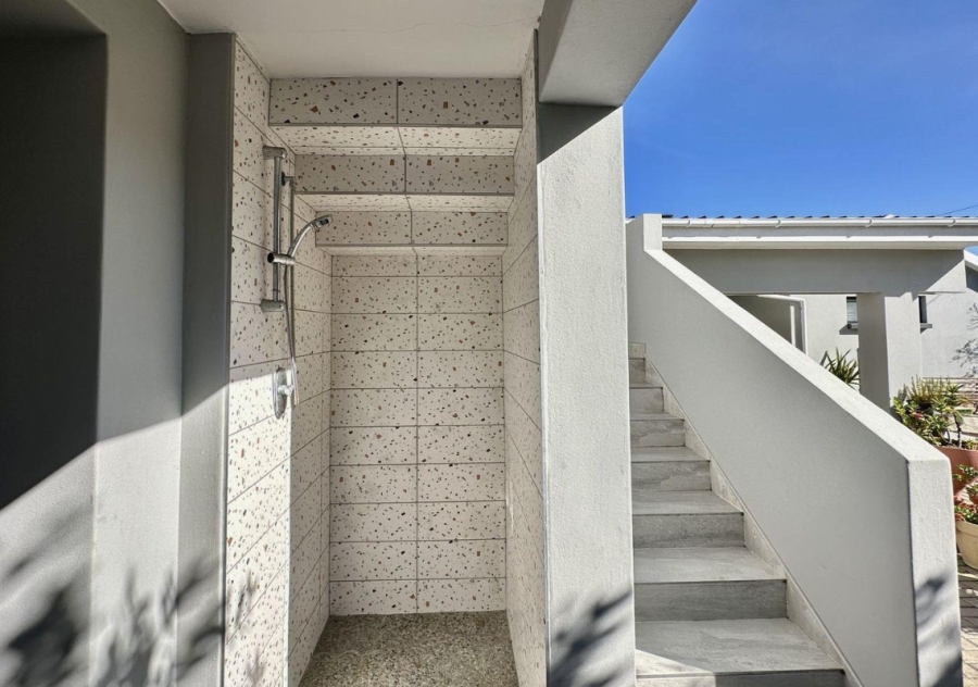 5 Bedroom Property for Sale in Fraaiuitsig Western Cape